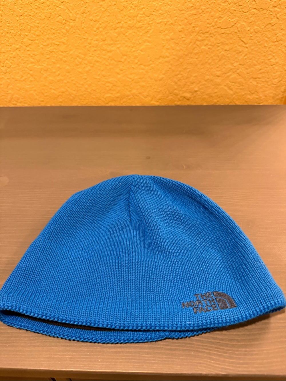 The North Face Men’s Bright Blue Knit Beanie